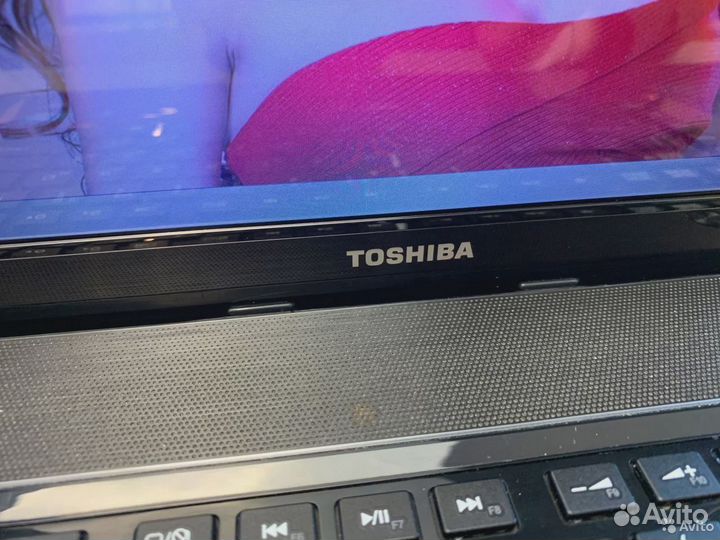 Ноутбук бу Toshiba на Core i5/Radeon с гарантией
