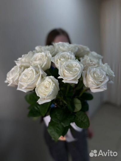 Белые пионовидные розы с доставкой