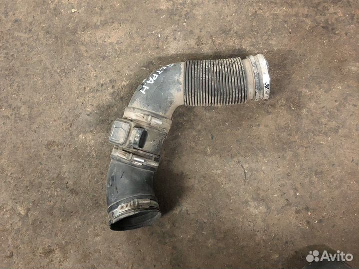 Opel astra h Патрубок