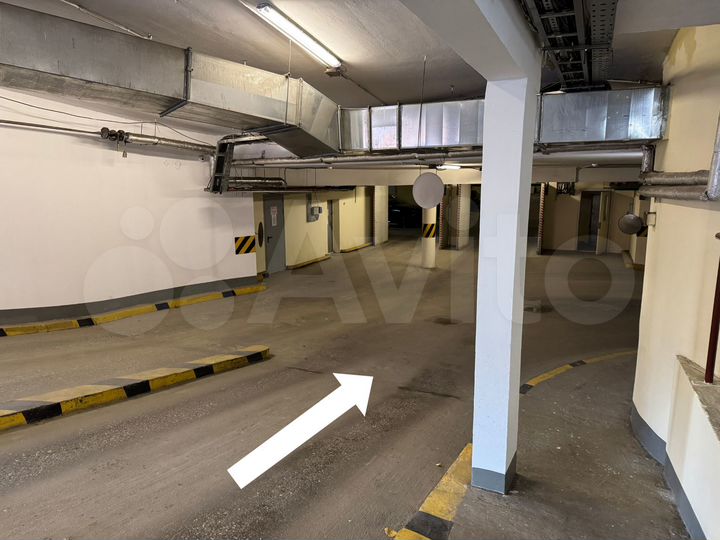 Машиноместо, 13 м²