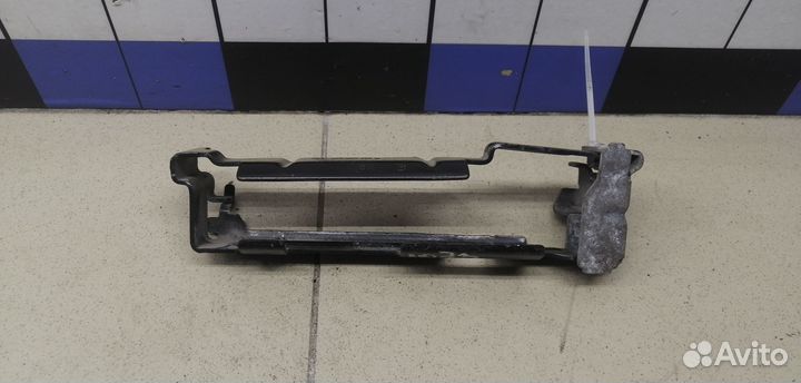 Кронштейн (сопут. товар) Polo (Sed RUS) 2011