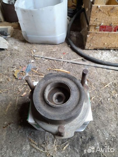 Ступица в сборе на Таврию либо Славуту