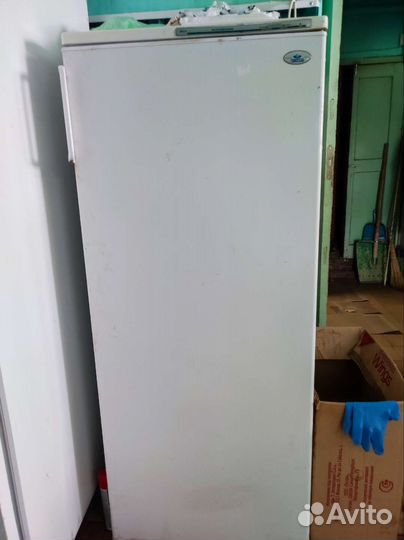 Холодильная витрина бу