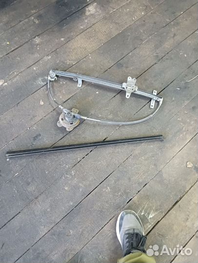 Дверные карты Ниссан Серена с23м