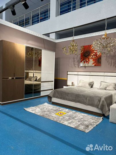 Спальный гарнитур