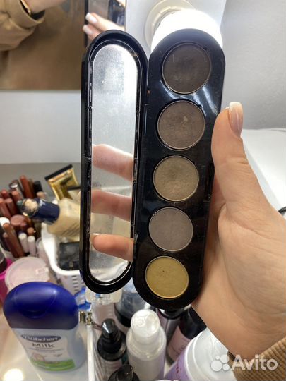 Палетка для макияжа