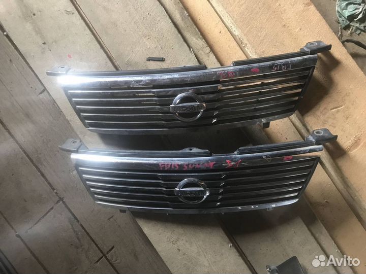 Решетка радиатора Nissan Sunny FB15