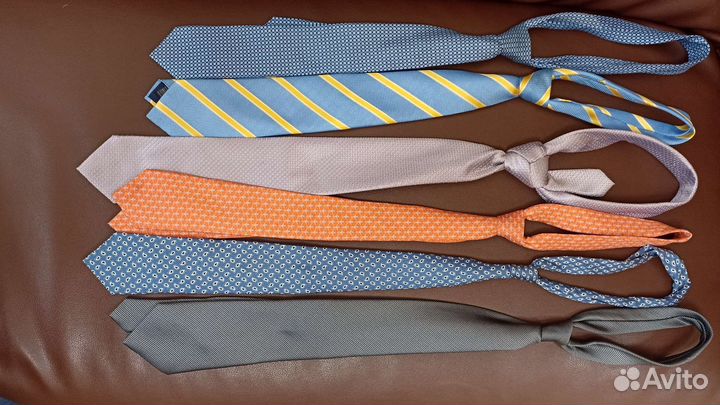 Галстуки разные комплект