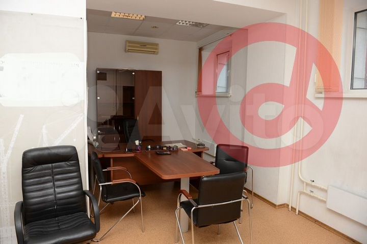 Продам здание, 1400 м²