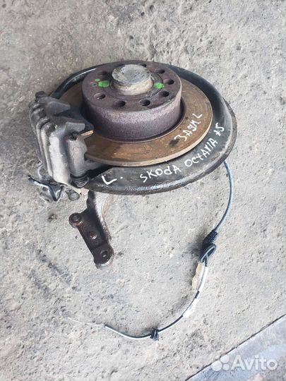 Skoda octavia a5 задняя левая цапфа