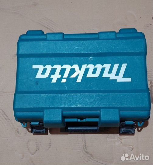 Б/у.Аккумуляторная дрель-шуруповерт Makita HP347DW