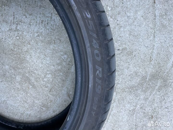 Pirelli P Zero 225/40 R19 и 255/35 R19 96Y