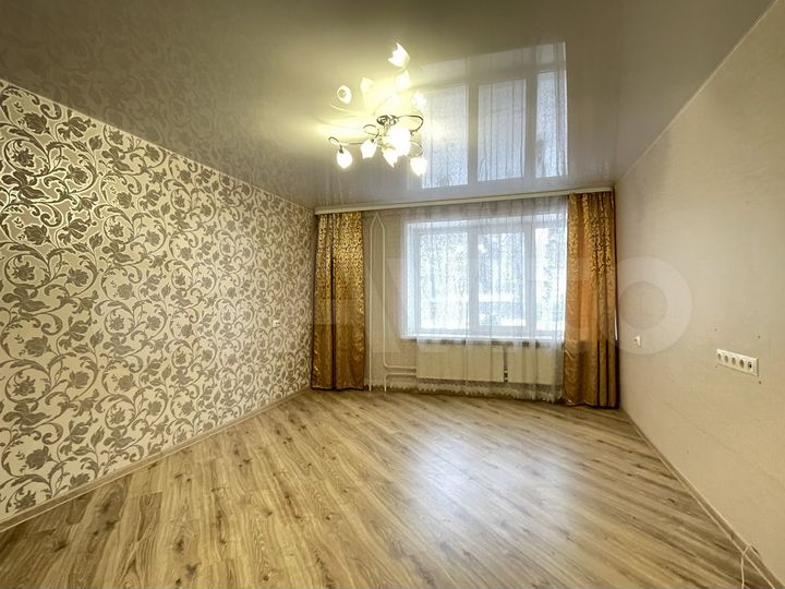 3-к. квартира, 60 м², 1/10 эт.