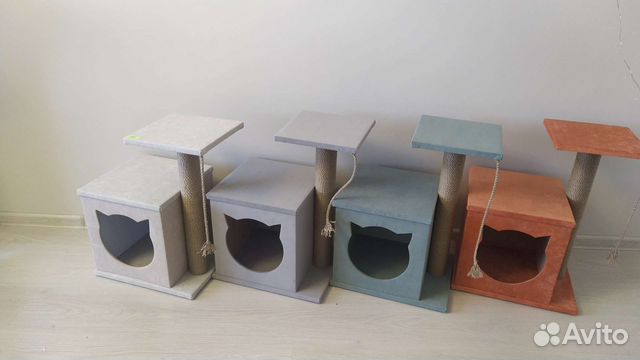 Домик с когтеточкой для котят