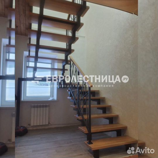 Лестница на металлокаркасе