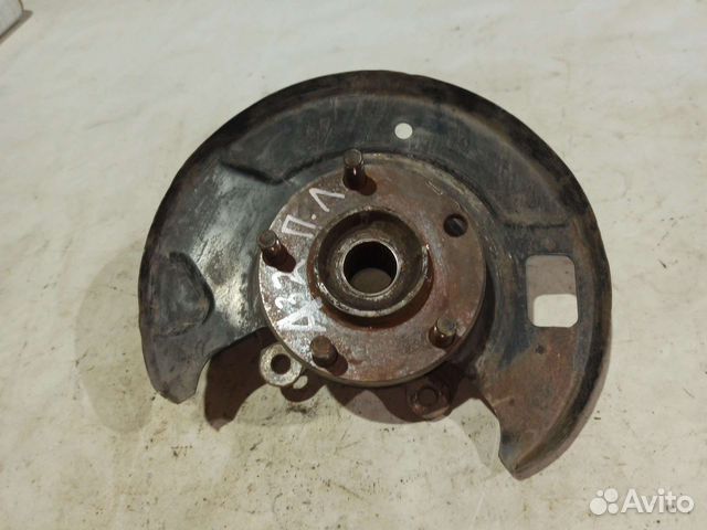 Кулак поворотный левый Nissan Maxima Cefiro A32