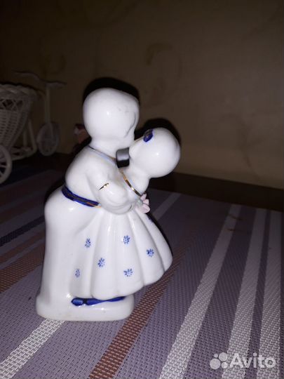 Форфоровые фигурки