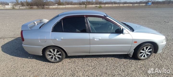 Mitsubishi Lancer 1.5 AT, 1998, битый, 270 000 км