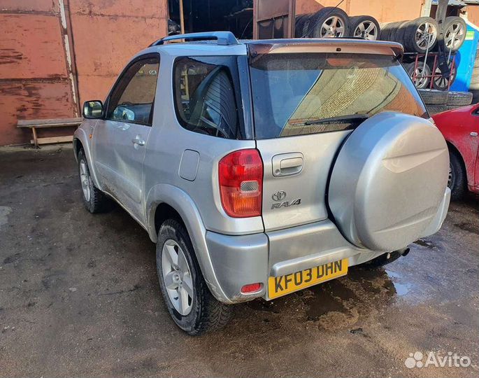 Toyota Rav 4 II 2004 г по запчастям