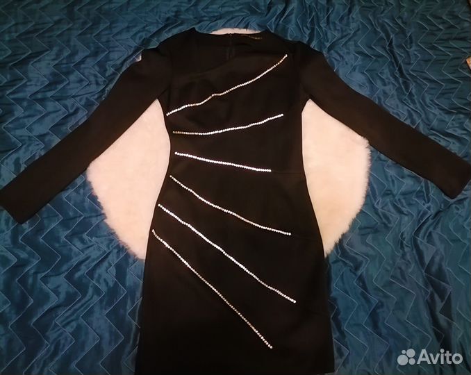 Платье черное со стразами 