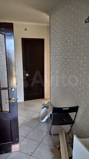 3-к. квартира, 74 м², 1/2 эт.
