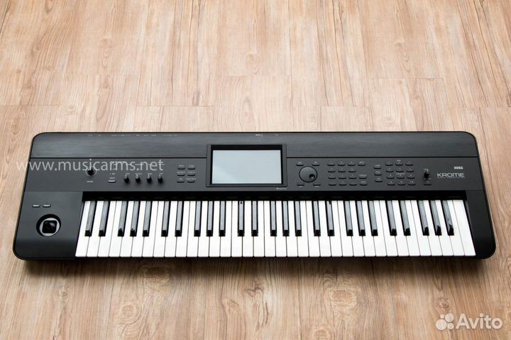 Продам синтезатор, рабочую станцию Korg Krome
