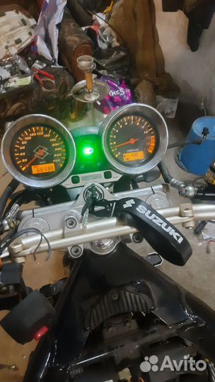 Suzuki gsf 750