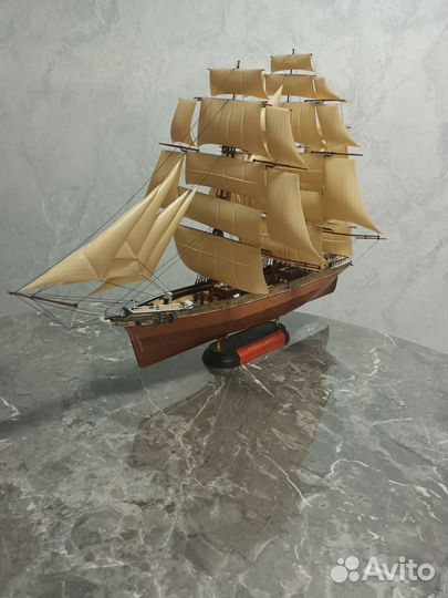 Модель корабля