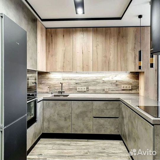 Угловая в потолок кухня на заказ