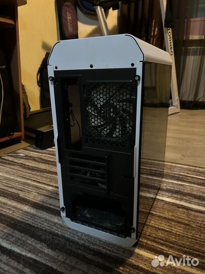 Корпус AeroCool One Frost