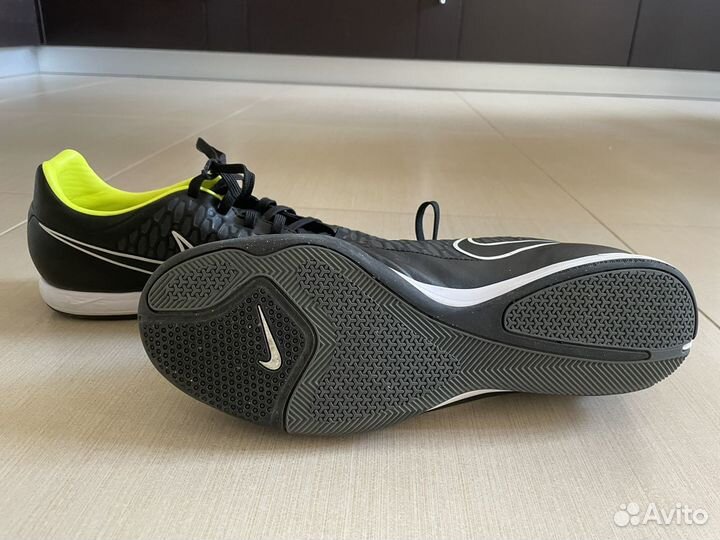 Футбольные бутсы Nike Magista