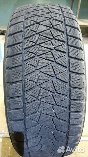 Bridgestone Blizzak DM-V2 235/55 R19
