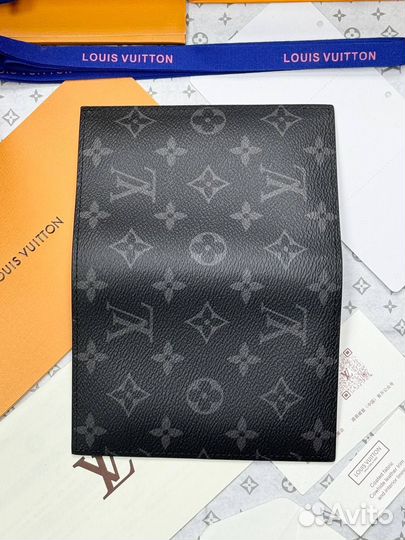 Обложка на паспорт мужская Louis Vuitton LV