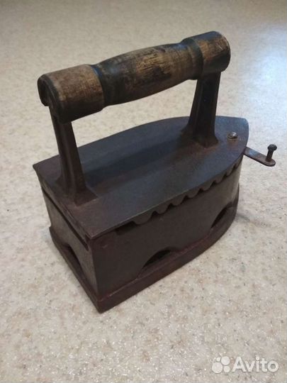 Утюг чугунный старинный