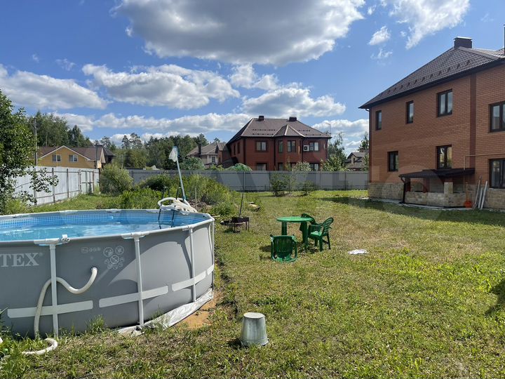 Дом 445,6 м² на участке 20 сот.