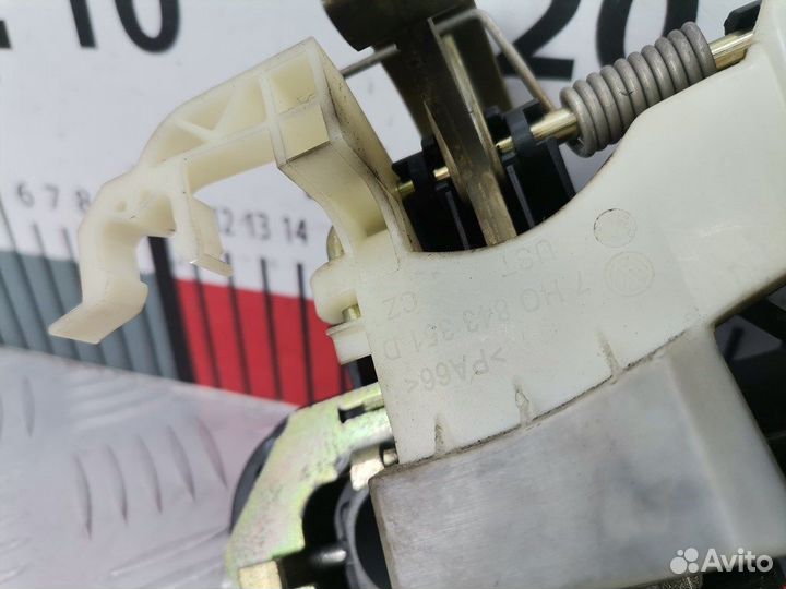 Ручка двери сдвижной наружная левая Volkswagen Tra