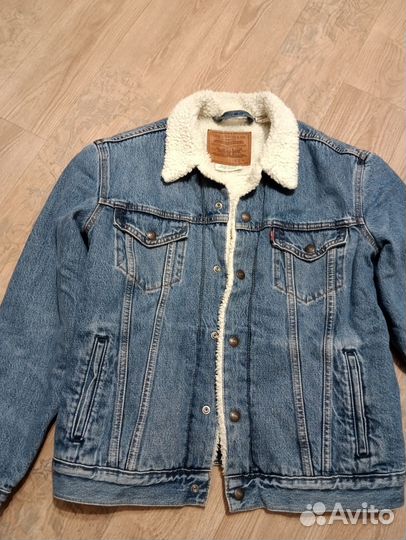 Джинсовая куртка levis