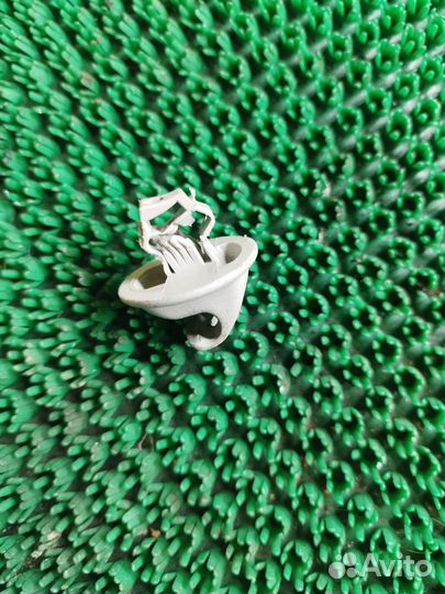 Фиксатор козырька левый лада ларгус