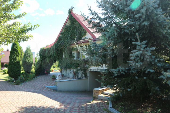 Коттедж 570 м² на участке 41 сот.