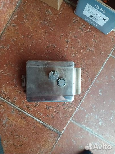 Замок электрический