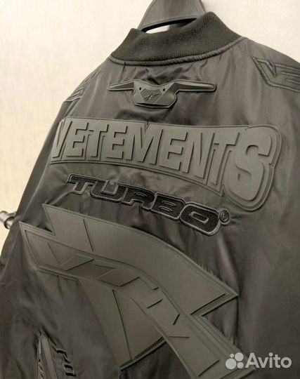 Бомбер черный Vetements Alpha industries