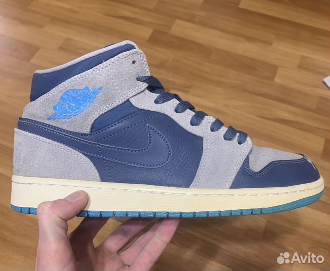 Оригинальные Кроссовки Nike Air Jordan 1 Mid