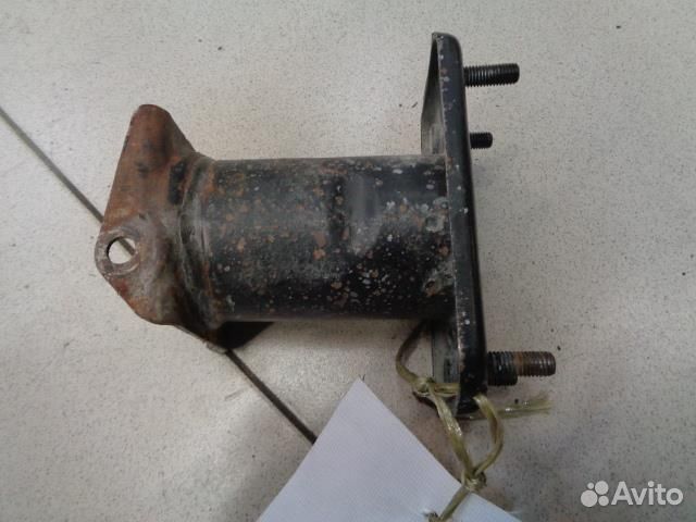 Кронштейн усилителя заднего бампера правый Merced