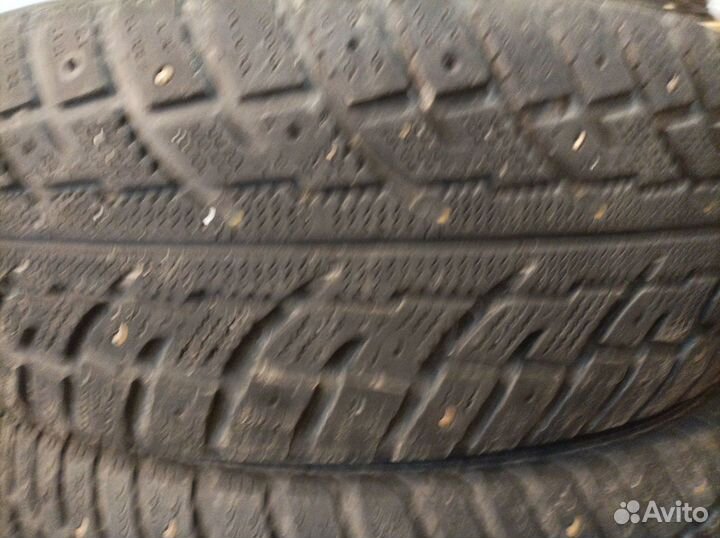 Kumho I'Zen Stud Snow KW11 245/70 R16