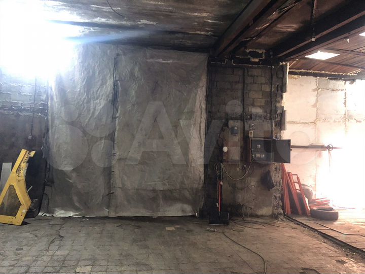 Гараж, > 30 м²