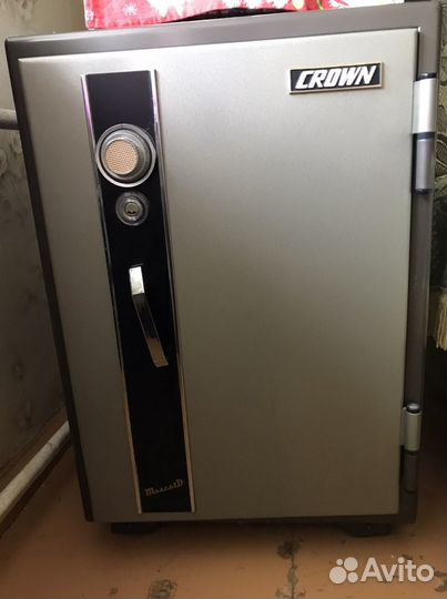 Сейф металлический