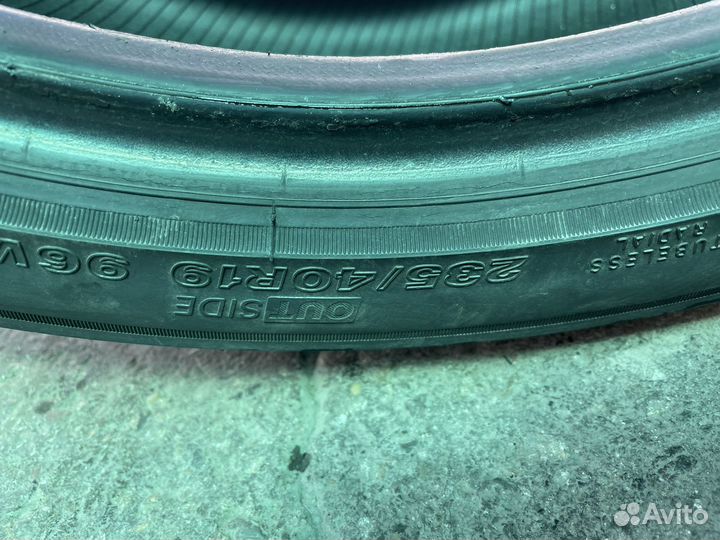 Bridgestone Blizzak Extra PM-30 235/40 R19