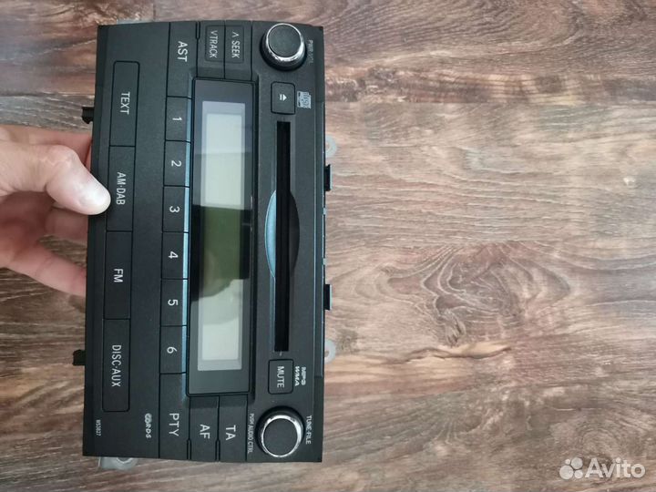 Оригинальная магнитола Toyota avensis 3