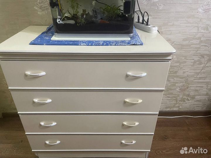 Комод белый