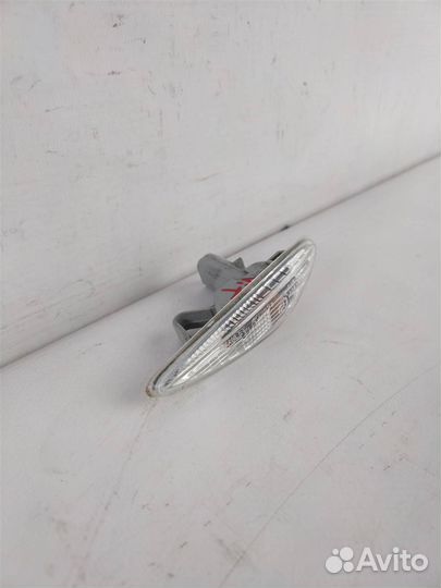 Повторитель на крыло правый белый мазда 6 (GH) 2